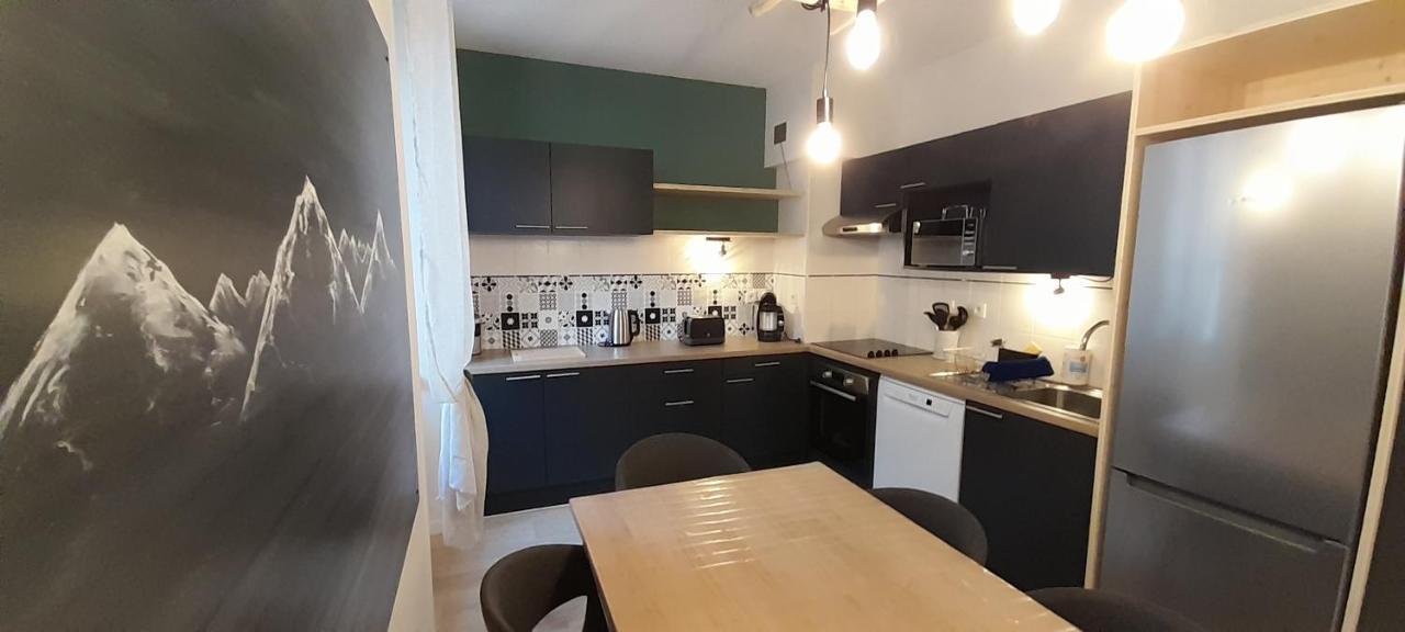 Tres Bel Appartement T3 Hyper Centre Entierement Renove En 2022 Luz-Saint-Sauveur Bagian luar foto